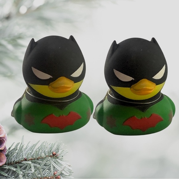 DC Comics Duckz Batman Miniature Christmas Rubber Duck Bath Toy 2pc Lot New - Picture 1 of 8